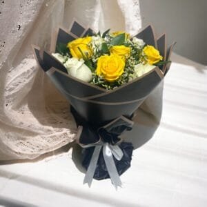 Radiant Rose Bouquet: 6 White & Yellow Roses with Limonium and Ruscus in Black and White