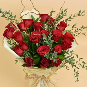 20-red-roses-mesmerizing-bouquet_2.webp