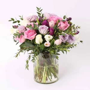 modest-60-roses-and-tulips-vase-with-ferrero-rocher_2.webp