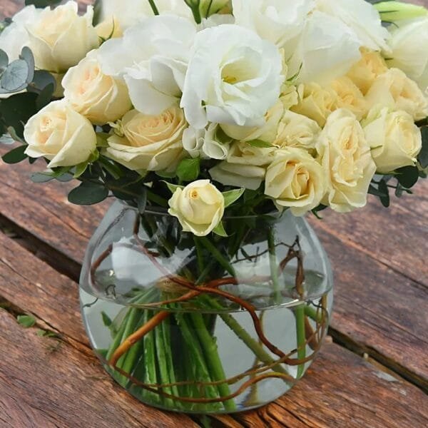 Spray Roses with White Lisianthus in Fish Bowl
